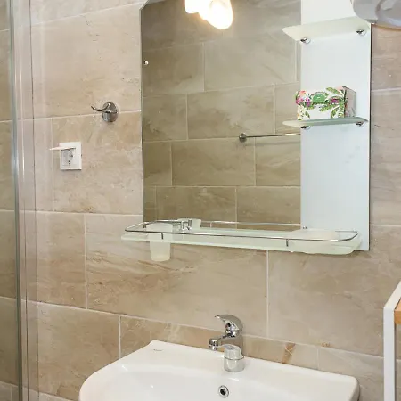 Primorki Park 1 Bd Flat With Desk & Balcony Warna